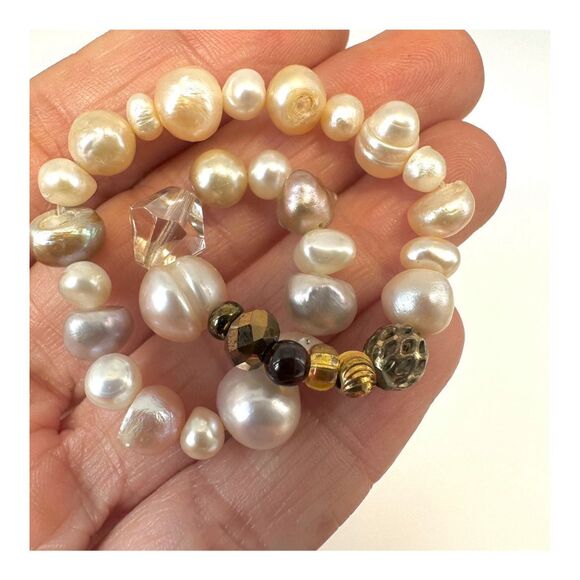 Pearl beaded  stretchy bracelet - Picture 2 of 10